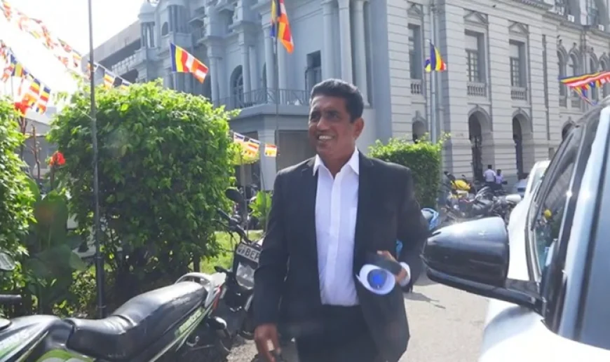 முன்னாள் அமைச்சர் ஜோன்ஸ்டன் பெர்னாண்டோவும் மகனும் நிதிக்குற்ற விசாரணைப் பிரிவால் கைது!