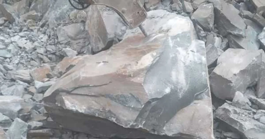 60 அடி உயரத்திலிருந்து விழுந்து கல்குவாரி தொழிலாளி உயிரிழப்பு