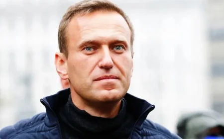 எதிர்க்கட்சித் தலைவர் அலெக்ஸி நவால்னி மரணம்: தவளை விஷம் பயன்படுத்தியதாக பிரித்தானியா குற்றச்சாட்டு