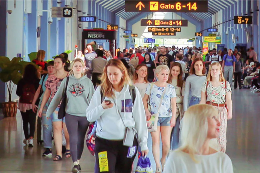 இந்த ஆண்டு இதுவரை இலங்கைக்கு வருகை தந்த சுற்றுலாப் பயணிகளின் எண்ணிக்கை 400,000ஐத் தாண்டியுள்ளது