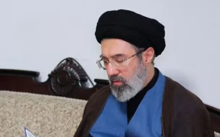 ஈரானின் புதிய சுப்ரீம் லீடராக மௌஜ்தபா கமேனி தேர்வு: பதற்றத்துக்கு மத்தியில் அதிகார மாற்றம்
