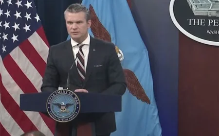 US Submarine Sinks Iranian Warship in Indian Ocean, Defense Secretary Says