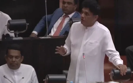 ஈரானிய கப்பல் தாக்கப்பட்டமை குறித்து அரசாங்கத்திடம் அறிக்கை கோருகிறார் எதிர்க்கட்சித் தலைவர்