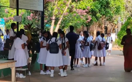 ஒவ்வொரு புதன்கிழமையும் பாடசாலைகளுக்கு விடுமுறை: காரணம் என்ன தெரியுமா?