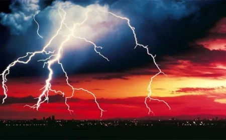 கடும் மின்னல் தொடர்பில் விடுக்கப்பட்டுள்ள எச்சரிக்கை: 4 மாவட்டங்களுக்கு அறிவிப்பு; இரவு 11 மணி வரை அமலில் இருக்கும்