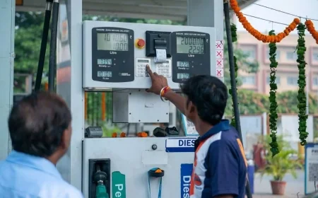 எரிபொருள் தட்டுப்பாடு என்பது பொய்ப் பிரசாரம்! - அடுத்த 60 நாட்களுக்குப் பெட்ரோல், டீசல் கையிருப்பு உள்ளது: மத்திய அரசு விளக்கம்!