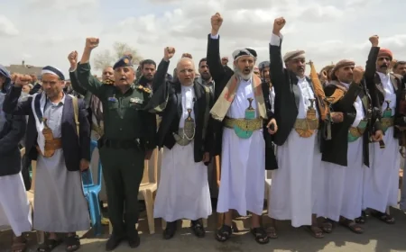 மேற்கு ஆசியா போர் தீவிரம்: ஹவுதி தாக்குதலால் செங்கடல் பாதை முடங்குமா? உலகம் பதற்றத்தில்!