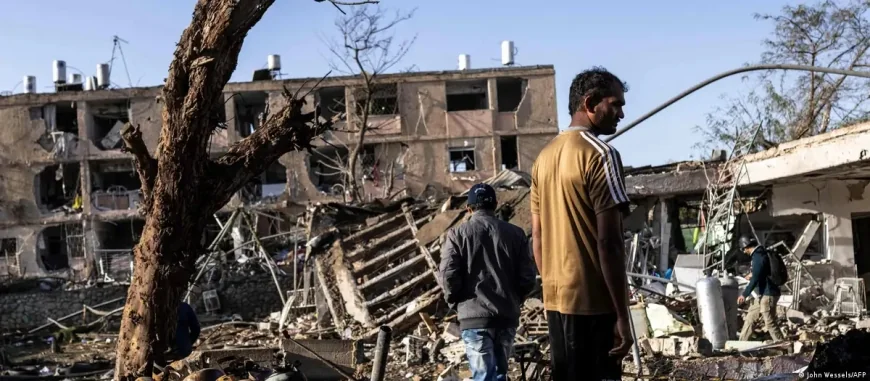 மின் நிலையங்கள் தாக்கப்பட்டால் ஹோர்முஸை ‘முற்றிலுமாக மூடிவிடுவோம்’ என ஈரான் அறிவிப்பு