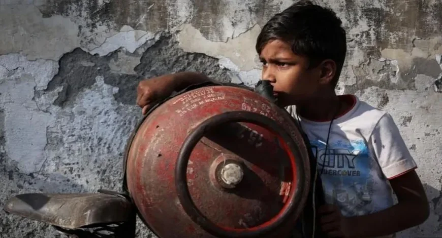 ஈரான் போர் எரிபொருள் நெருக்கடியால் ஆசியாவில் அன்றாட வாழ்க்கை தலைகீழாக மாறி வருகிறது!