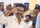 மீண்டும் கவர்னரை சந்திக்க சென்றார் விஜய்.. ஆட்சியமைக்க உரிமை கோரிக்கை