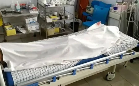 சாரதி இல்லாமல் நகர்ந்த பஸ்: பஸ்ஸுக்கும் லொறிக்கும் இடையில் சிக்கி இளைஞன் பலி!
