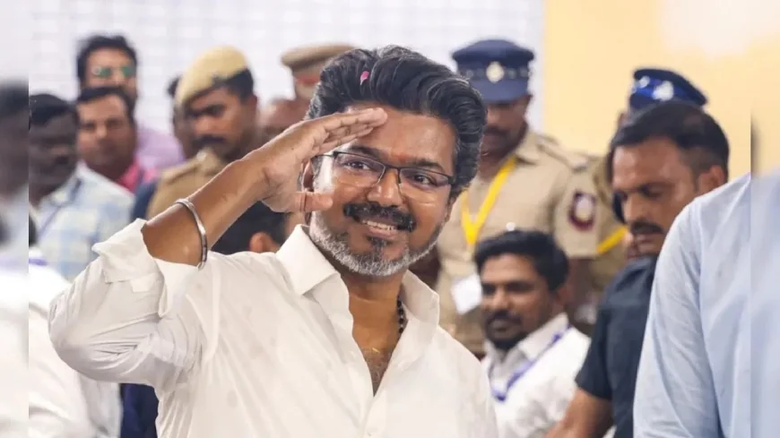 மீண்டும் கவர்னரை சந்திக்க சென்றார் விஜய்.. ஆட்சியமைக்க உரிமை கோரிக்கை