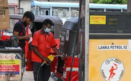 நள்ளிரவு முதல் அமலில் புதிய எரிபொருள் விலை: 92 பெட்ரோல், டீசல் விலை குறைப்பு