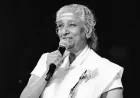 பாடகி எஸ்.ஜானகி காலமானார்; அரச மரியாதையுடன் உடல் அடக்கம் செய்யப்படும் என கர்நாடக அரசு அறிவிப்பு