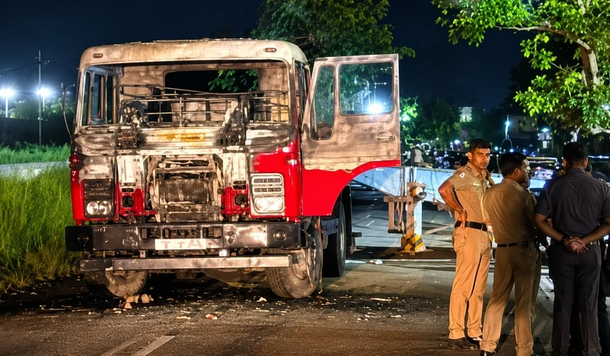 நீர்கொழும்பு - மினுவாங்கொடை வீதியில் இடம்பெற்ற விபத்து: 18, 19 வயது இளைஞர்கள் உயிரிழப்பு