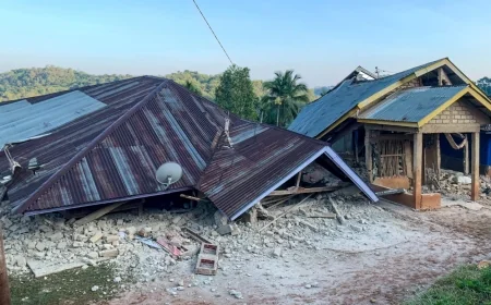 இந்தோனேசியாவில் 7.7 ரிச்டர் நிலநடுக்கம்: 14 பேர் பலி; சுனாமி எச்சரிக்கை!
