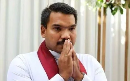 வாக்குமூலம் பதிவு செய்வதற்காக FCID முன்னிலையில் நாமல் ராஜபக்‌ஷ எம்.பி!