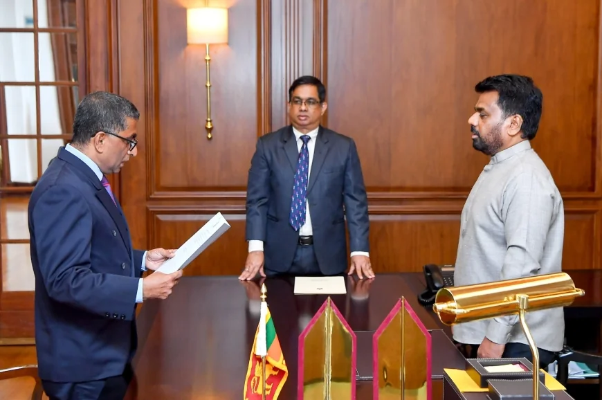 மத்திய மாகாணத்தின் புதிய ஆளுநராக ஹர்ஷ சுரங்க பெர்னாண்டோ பதவியேற்பு