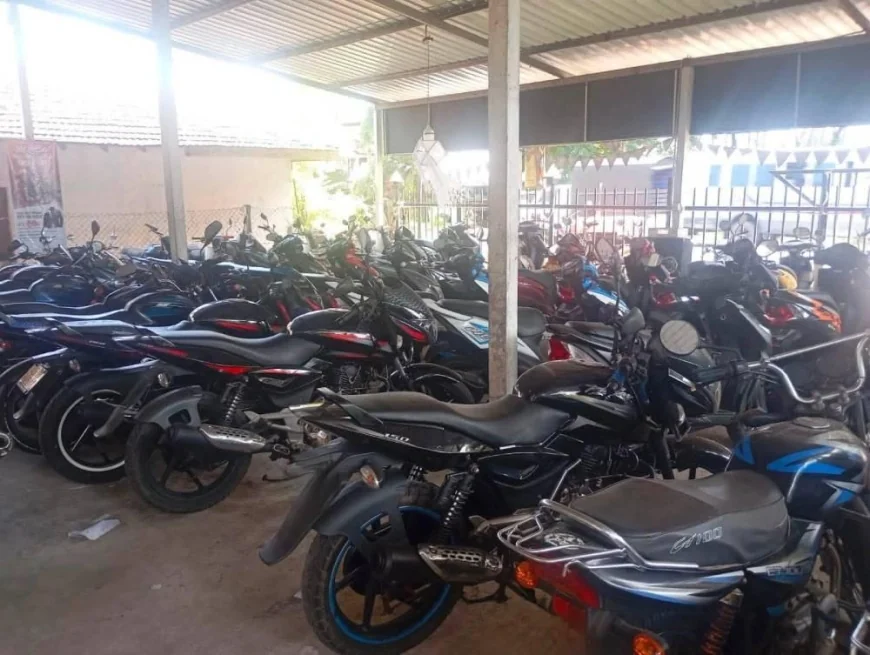 அதிக விலைக்கு மோட்டார் சைக்கிள் விற்ற 3 விற்பனையாளர்களுக்கு அபராதம் 