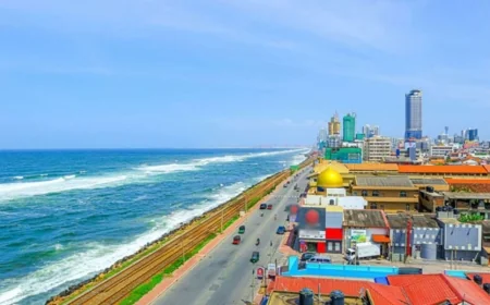 பம்பலப்பிட்டி - வெள்ளவத்தை கடற்கரை பகுதியில் 87 சட்டவிரோத கட்டடங்கள்: இம்மாதத்துக்குள் அகற்றப்படும்