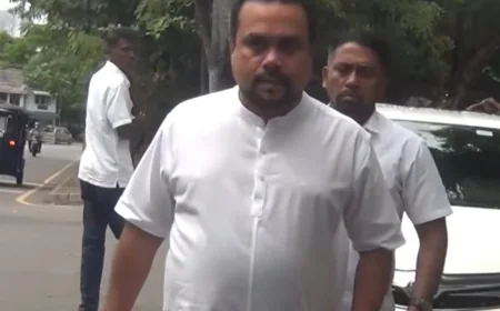 பிடியாணை உத்தரவு பிறப்பிக்கப்பட்ட நிலையில் நீதிமன்றில் ஆஜரான முன்னாள் அமைச்சர் விமல் வீரவன்ச