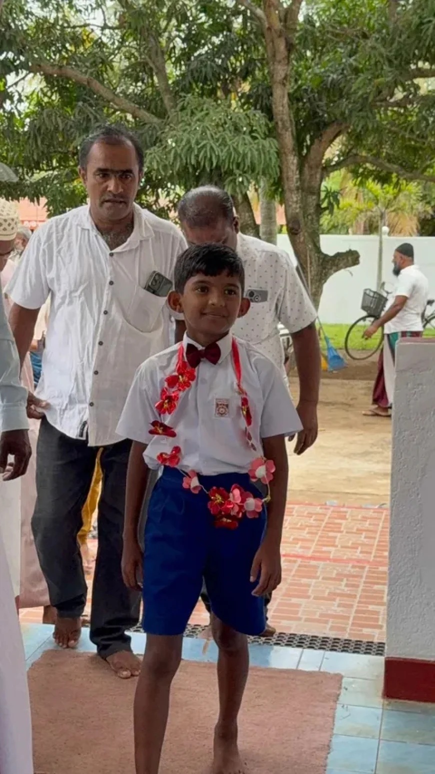 தரம் 5 புலமைப்பரிசில் பரீட்சையில் முதலிடம் பெற்ற தனோஜ் தீக்ஷணவுக்கு பாராட்டு