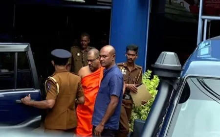 திறந்த பிடியாணை பிறப்பிக்கப்பட்டிருந்த ஞானசார தேரர் கொழும்பு நீதவான் நீதிமன்றில் முன்னிலை! 