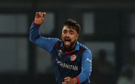 T20 கிரிக்கெட்டில் சரித்திரம் படைத்த ரஷித் கான்! 200 விக்கெட்டுகளை வீழ்த்திய முதல் பந்துவீச்சாளர்