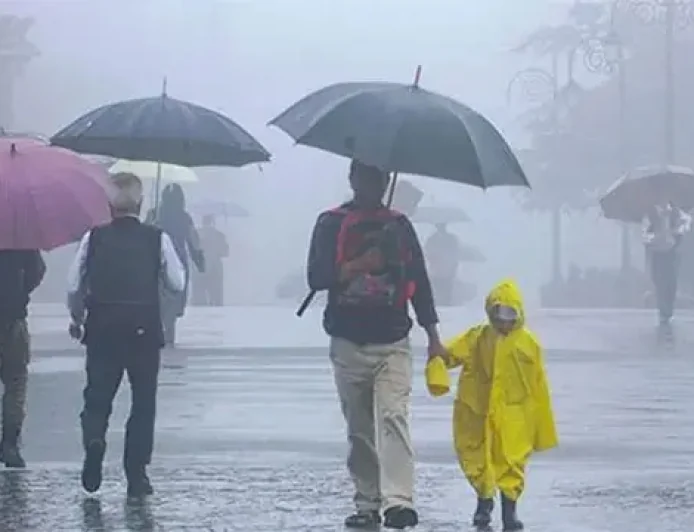 வங்கக்கடலில் ஆழ்ந்த காற்றழுத்த தாழ்வு மண்டலம்: இலங்கையின் பல பகுதிகளில் பலத்த மழைக்கு வாய்ப்பு!