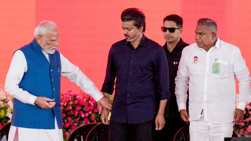 மோடி பங்கேற்ற அரச விழாவில் அடர் கருநீல உடையில் விஜய்! அரசியல் குறியீடா என எழுந்த விவாதம்